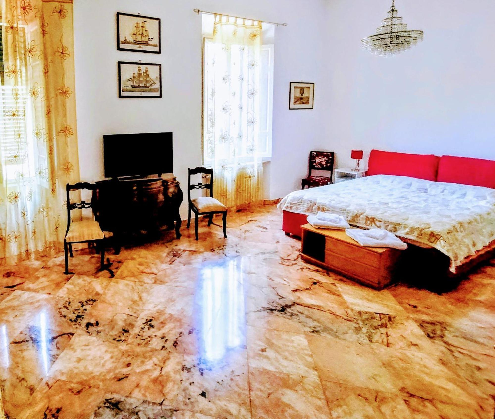 Gabry'S Home Three-Bedroom Big Apartment Near City Center & Train Station To Pisa And Florence & Ferries To Sardegna Corsica Livorno Exterior foto
